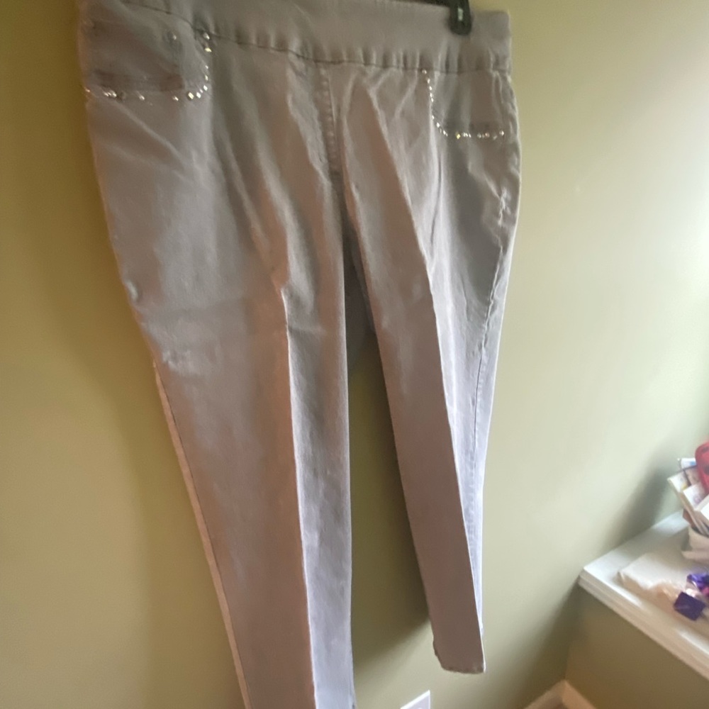 BOBO FREE Cute khaki ankle pants